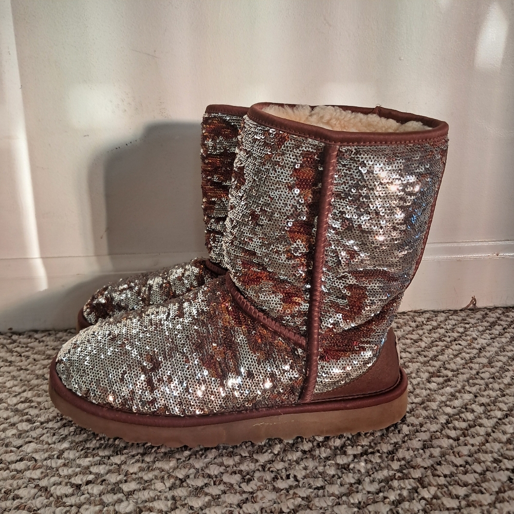 UGG Boots Women's 8 Classic Short Sequins Sheepskin Brown Winter Cozy Comfy